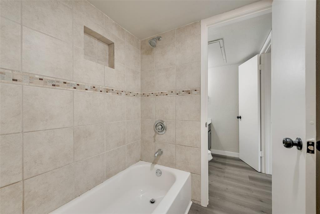 Cambridge Condo Ph 01 03 - Residential