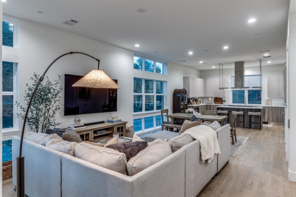 LOFTS ON CEDAR SPRINGS - Residential