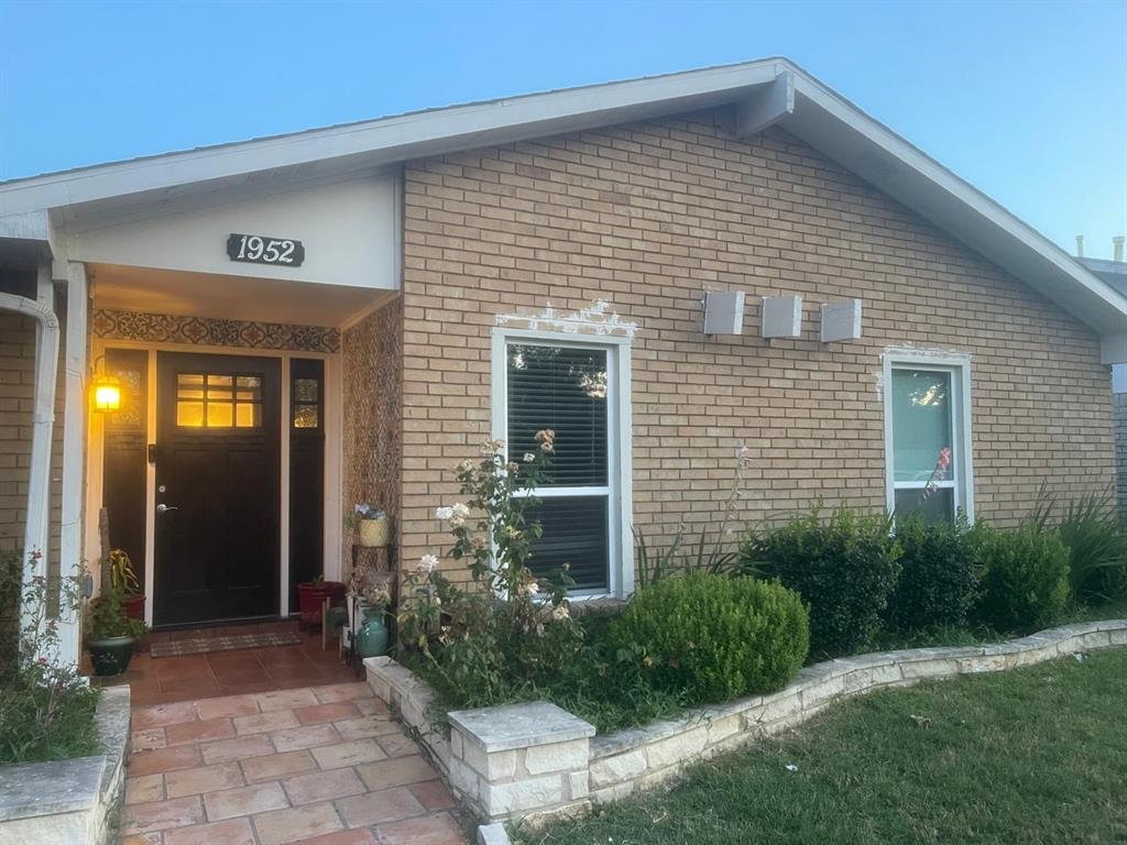 1952 Rambling Ridge Lane