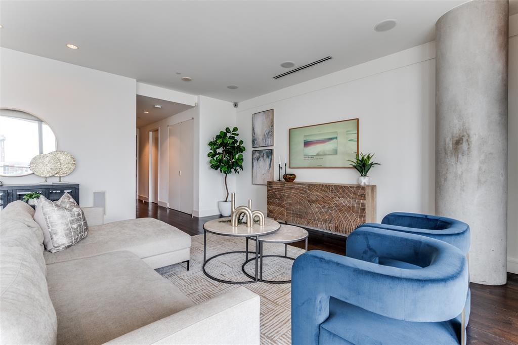 2408 Victory Park Lane 1134