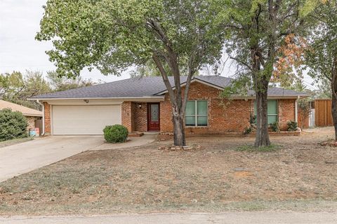 A home in Lake Dallas