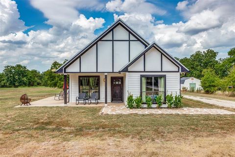 A home in Celeste