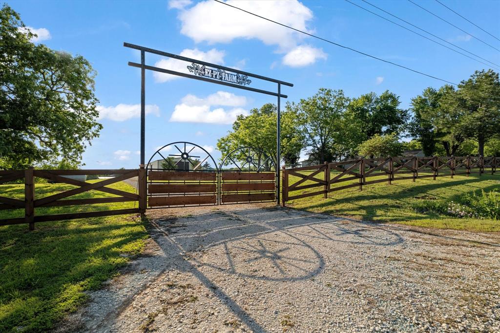 REAST ROAD ESTATES - Residential