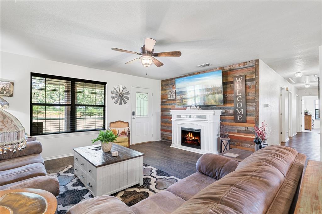 REAST ROAD ESTATES - Residential