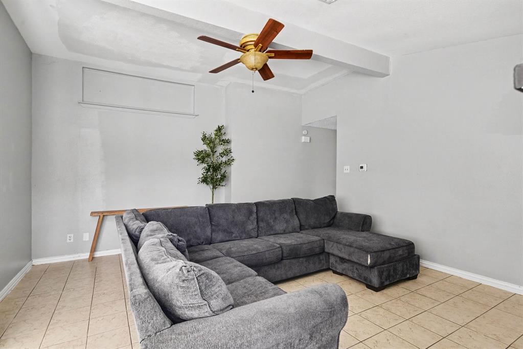 1633 Windsor Drive