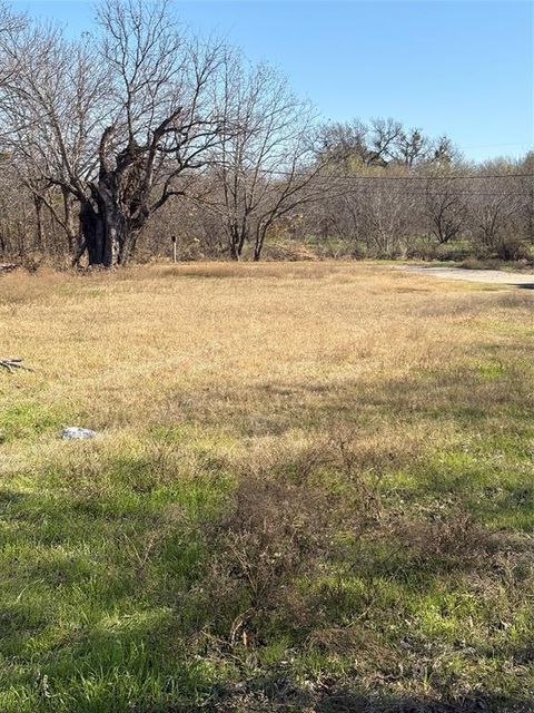 1007 2nd Avenue Mineral Wells TX 76067
