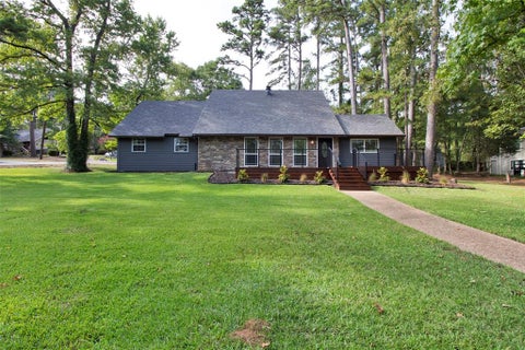 Photo of 1407 Lakeshore DR, Hideaway, TX 75771 (MLS # 21368973)