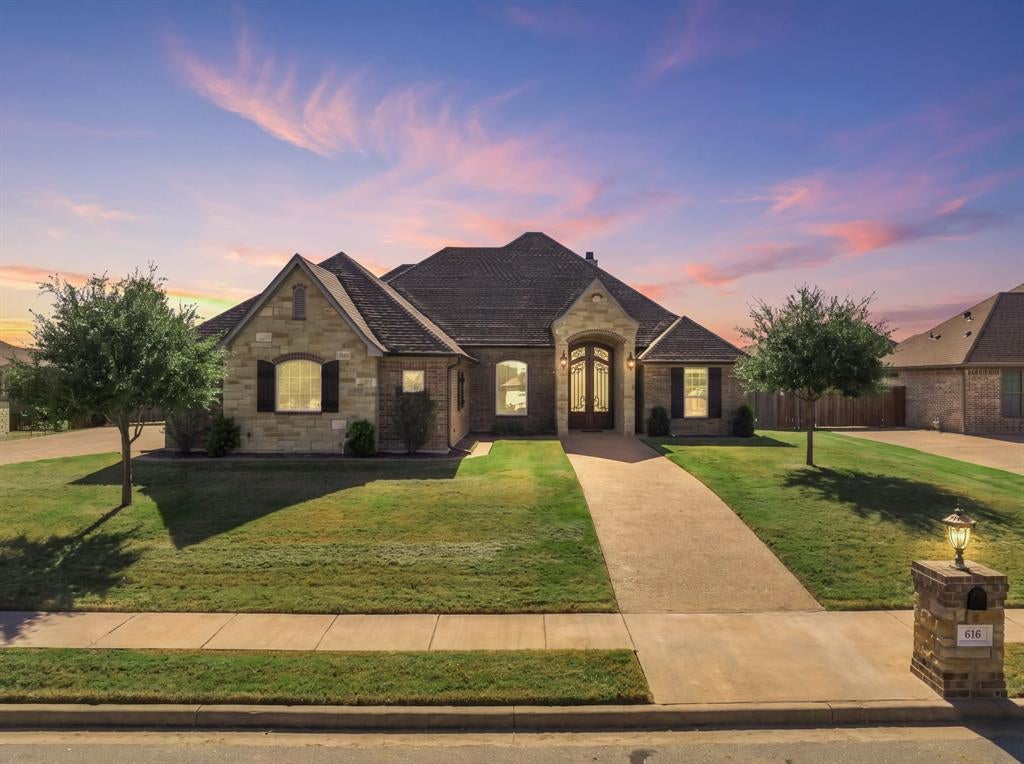Photo of 616 Hunton Lane, Robinson, TX 76706 (MLS # 21418813)