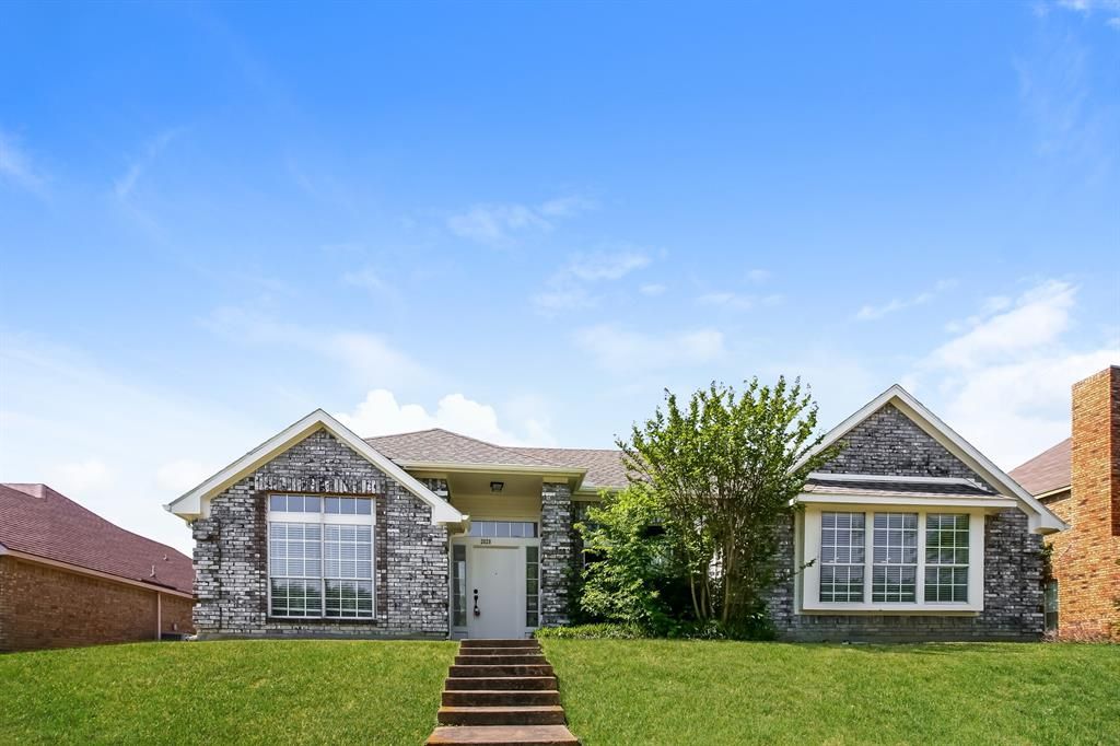 Photo of 2020 Spring Mills Road, Mesquite, TX 75181 (MLS # 21094684)