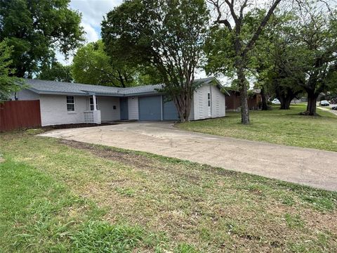 2010 Durham Street Irving TX 75062