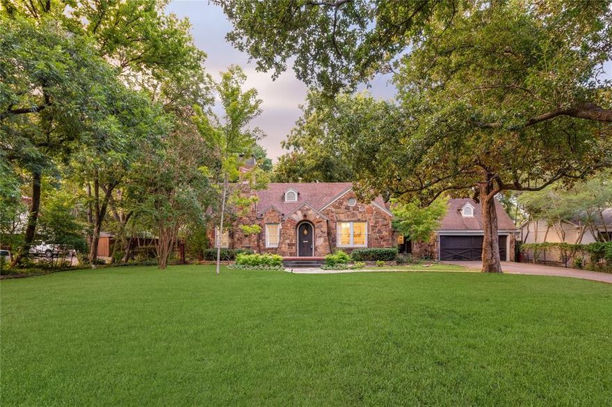 Remarkable Forest Hills property established on .57 acres of natural beauty.Breathtaking corner lot surrounded by old growth trees provides a peaceful setting inside & out.This home has been thoughtfully remodeled & reimagined offering a perfect pairing of timeless architecture & transitional interiors. Outstanding floor plan offers connectivity between living spaces, an abundance of natural light, + primary & secondary wing.Spacious formals that are practical for day to day living.Chef’s kitchen opens to the family & breakfast rm.Beautiful primary suite with swoon-worthy bath + walk-in closet.Nice to have secondary den or 6th bedrm if needed.Separate dedicated study.Secondary bedrm wing offers 4 bedrooms.2 downstairs beds share a jack & jill bath with separate vanities, 2 upstairs beds each with own en-suite bath.Amazing outdoor living with screened patio, sitting areas & absolutely huge yard!Incredible location for outdoor enthusiast; walking distance to White Rock Lake & Arboretum