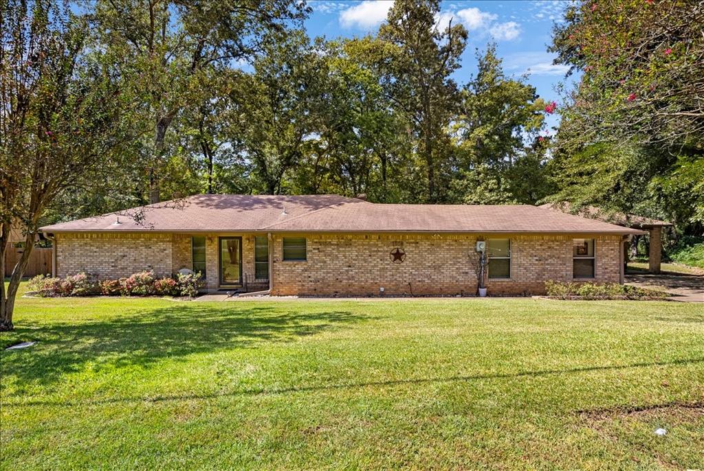 1508 Tanglewood Drive W