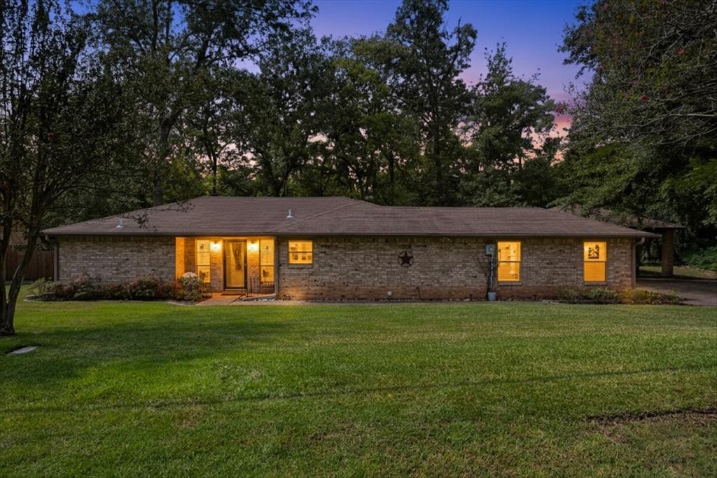 1508 Tanglewood Drive W
