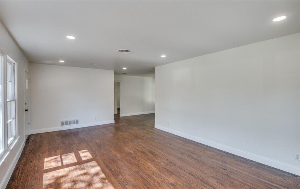 2433 Southwood Drive