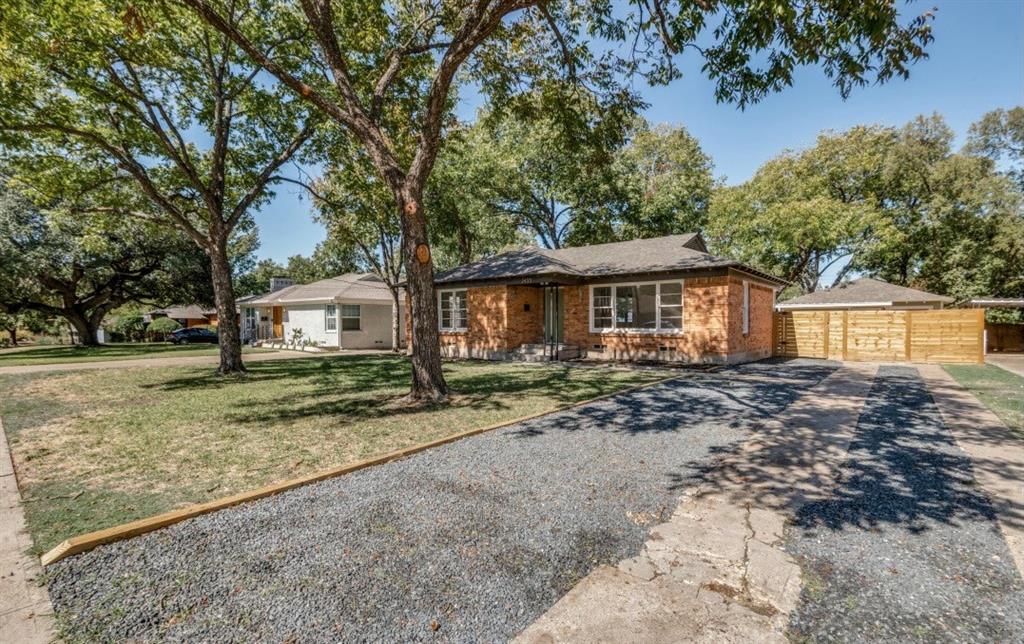 2433 Southwood Drive