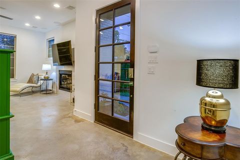 Tiny photo for 3823 Greenville Avenue, Dallas, TX 75206 (MLS # 21014157)