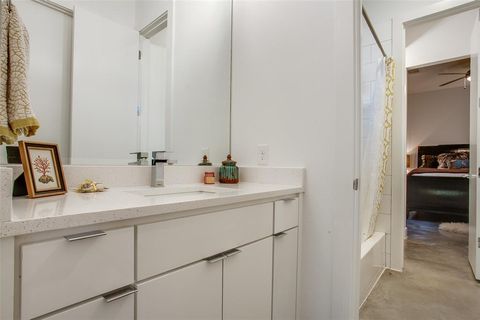 Tiny photo for 3823 Greenville Avenue, Dallas, TX 75206 (MLS # 21014157)