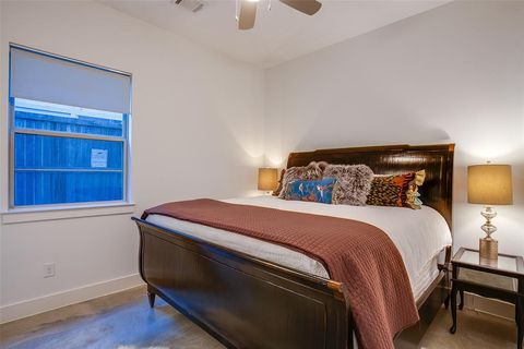 Tiny photo for 3823 Greenville Avenue, Dallas, TX 75206 (MLS # 21014157)