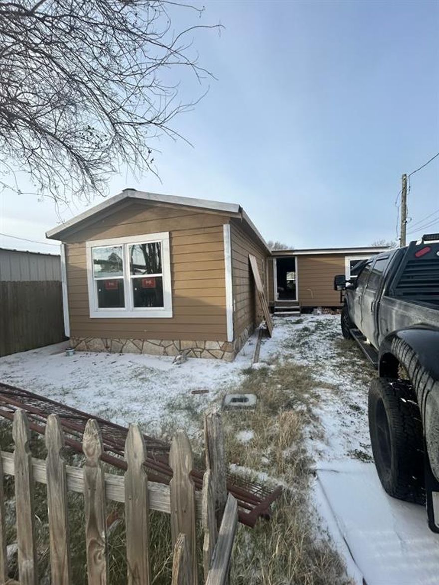 Great opportunity in Granbury for buyers looking to add value! Situated on a quiet cul-de-sac, this home offers solid potential but will require extensive updates and repairs. Perfect for investors, flippers, or buyers ready to create their vision. With the right improvements, this property could truly shine. Being sold as-is. Buyer to verify all measurements.