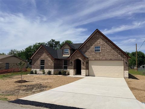 Photo of 302 E Travis Street, Leonard, TX 75452 (MLS # 21240179)
