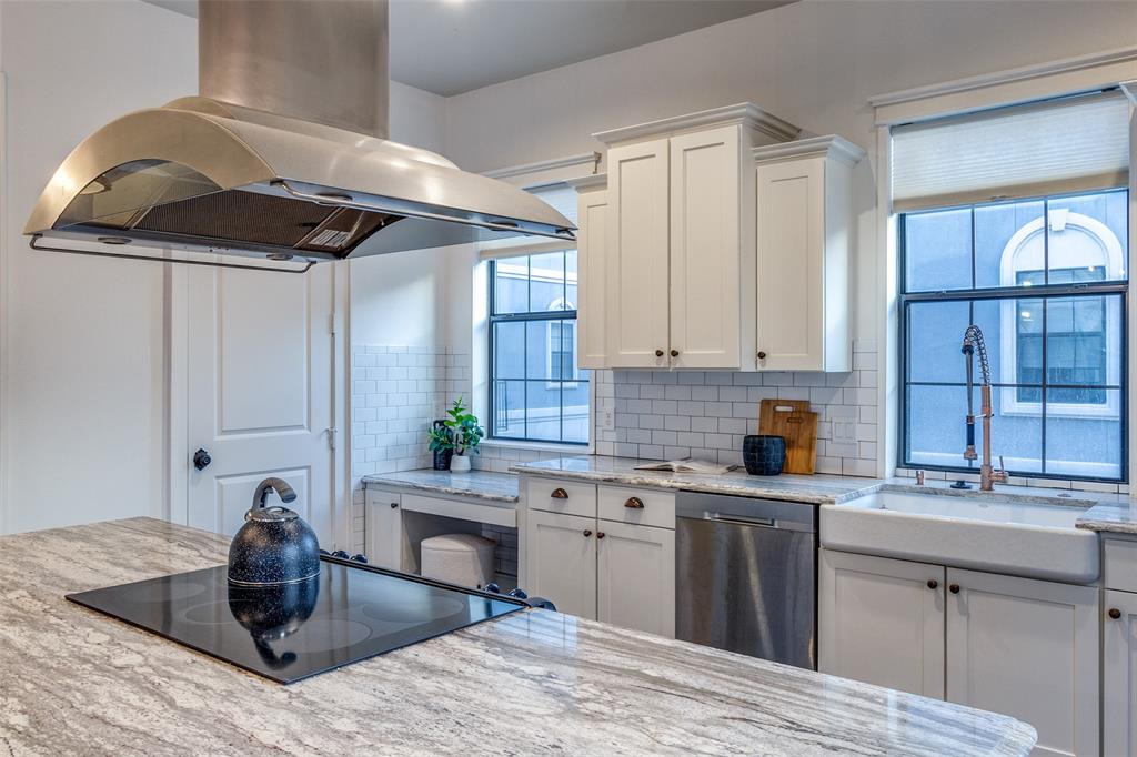 Bryan Square Twnhms - Residential