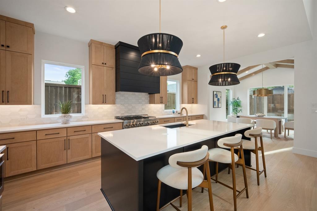 9661 Lynbrook Drive