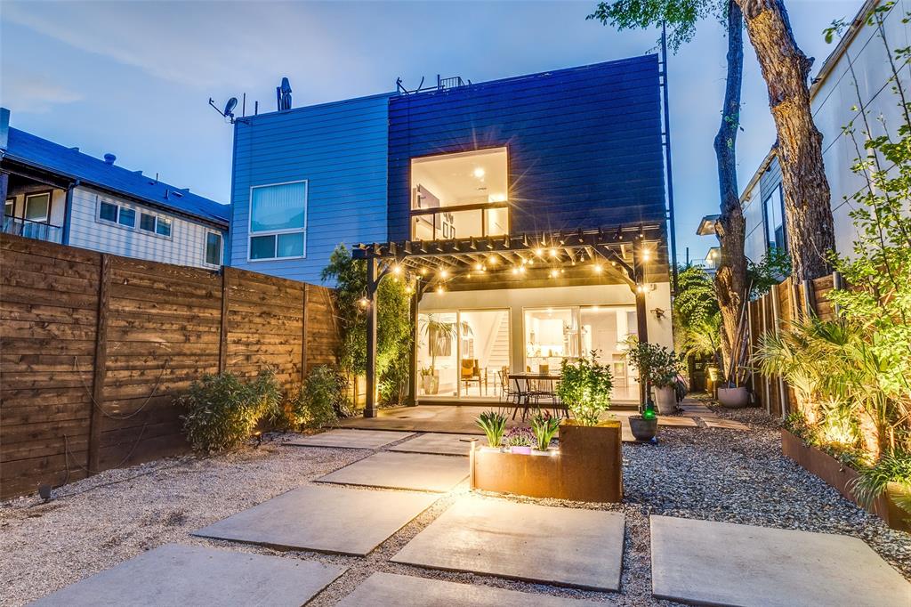 ROSS AVE - Residential Lease