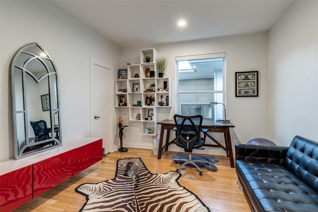 ROSS AVE - Residential Lease