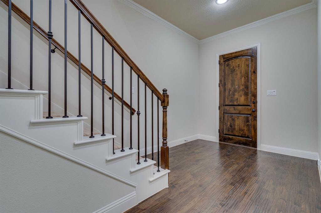 4221 Broadway Avenue - Photo 3