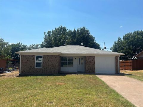 1948 Crawford Street Graham TX 76450