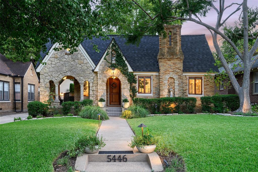 Photo of 5446 Monticello Avenue, Dallas, TX 75206 (MLS # 21383347)
