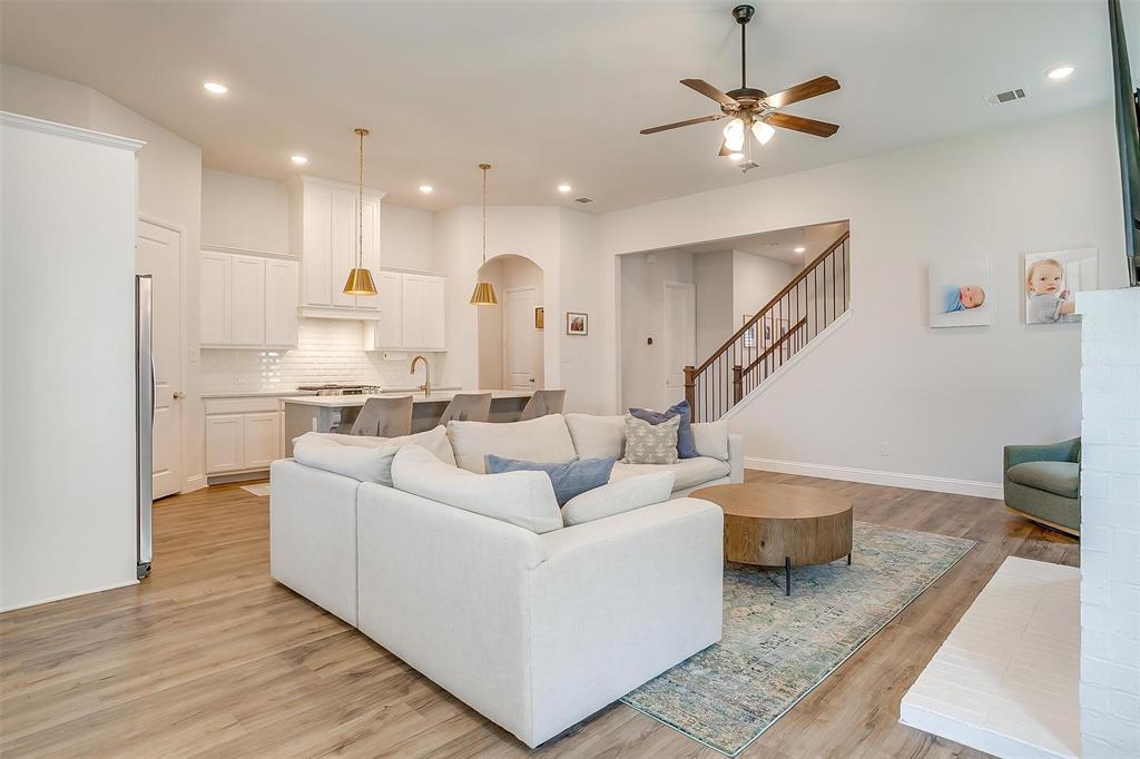 113 Observation Drive W