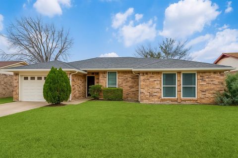 Photo of 3425 Derby Circle, Bedford, TX 76021 (MLS # 21225027)