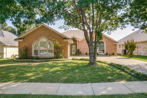 A home in Benbrook