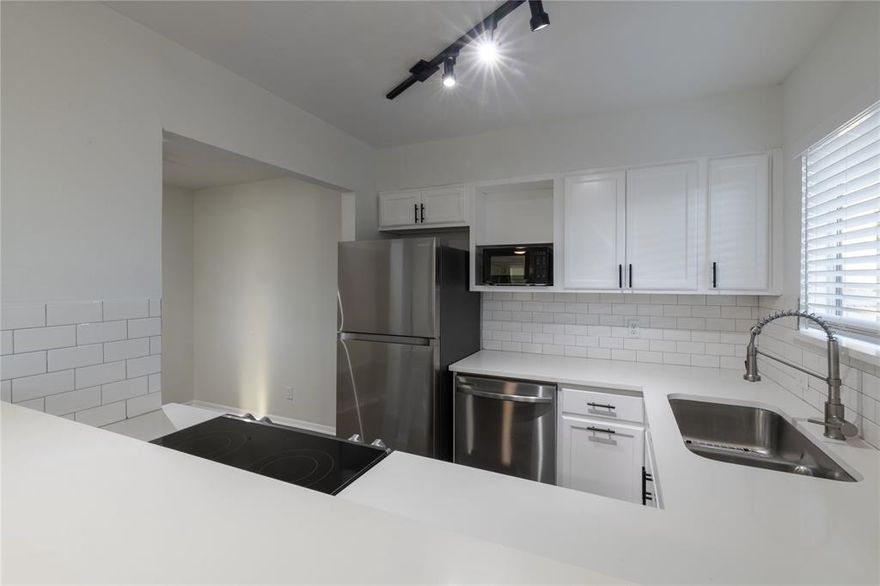 **IMMEDIATE MOVE IN SPECIAL – HALF OFF FIRST AND SECOND MONTHS' RENT, PLUS $100 GIFT CARD UPON SIGNING THE LEASE!**

***ASK ABOUT ALL BILLS PAID OPTION FOR HIGHER RATE***

Welcome to the Newly Renovated One Bedroom near Lakewood Neighborhood in Dallas, TX! This apartment offers a modern and stylish living experience with its renovated kitchen and bathroom, complete with granite counters and a custom tile kitchen backsplash. The kitchen is equipped with stainless steel appliances and custom cabinets, providing a sleek and functional space. The apartment features a spacious bedroom with a walk-in closet and a bathroom with a tub-shower combo. The apartment also offers the convenience of in-unit laundry. The building ensures a secure entry system for your peace of mind. The apartment is pet-friendly and includes off-street and covered parking options. As an added bonus, can do ALL BILLS PAID AT HIGHER RATE. Take advantage of our move-in special and make this your new home today and don't forget to mention our DEPOSIT FREE OPTIONS!