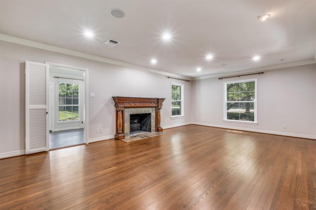 MOUSSAHURLEY - Residential Lease