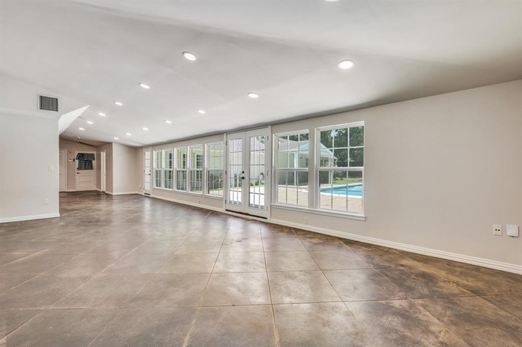 MOUSSAHURLEY - Residential Lease