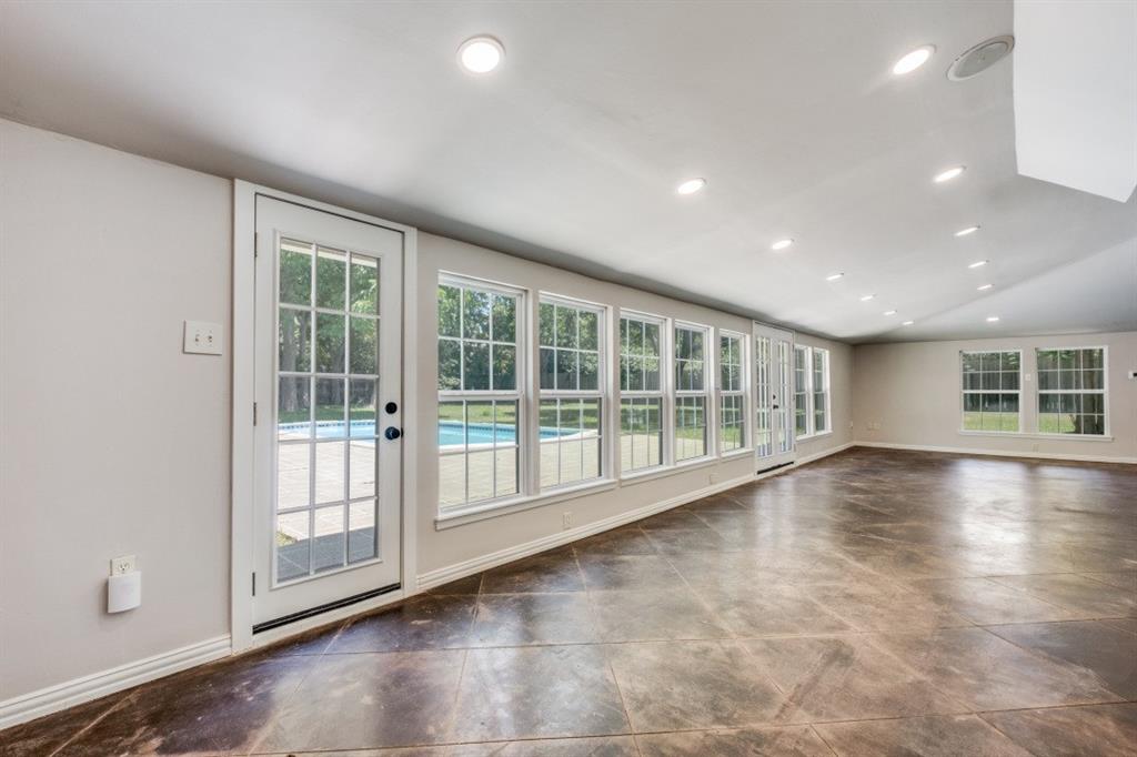 MOUSSAHURLEY - Residential Lease