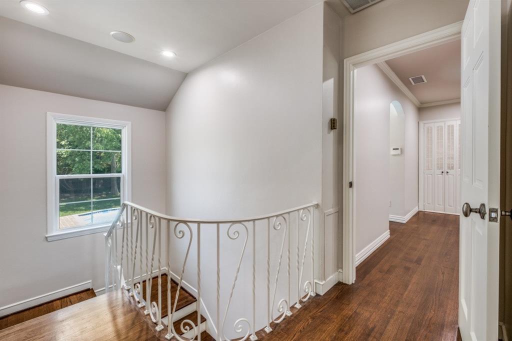 MOUSSAHURLEY - Residential Lease