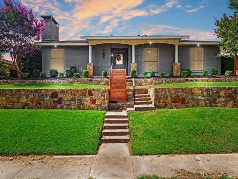 Photo of 2922 Spring Brook Drive, Garland, TX 75044 (MLS # 21331606)