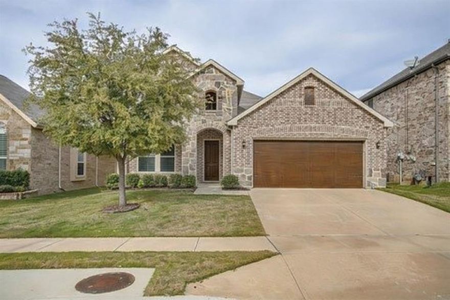 Rare 5-bedroom home built in 2018 under $500K in Fort Worth—perfect for growing or multigenerational families needing space to live, work, and gather.
This thoughtfully designed two-story home offers a flexible layout with five true bedrooms, including a downstairs bedroom and full bath, ideal for guests, extended family, or a private home office. The open-concept living area flows seamlessly into the kitchen, creating a welcoming space for everyday living and entertaining.
The kitchen features ample counter space, generous cabinetry, and a functional layout that overlooks the main living area—perfect for staying connected while hosting or managing busy family life. Upstairs, you’ll find additional spacious bedrooms and a versatile game or media area that can adapt to your lifestyle needs.
Built in 2018, this home combines modern construction with energy efficiency and low-maintenance living. Located in a quiet neighborhood with easy access to major highways, shopping, dining, and schools, this property offers both convenience and comfort.
Hard-to-find bedroom count, newer construction, and move-in ready condition make this home a standout value in today’s market. Schedule your private showing today.