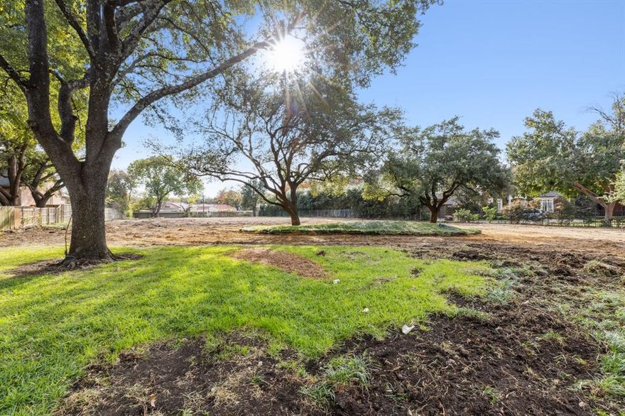 Prime 1.1 acre building site in the heart of Preston Hollow this gorgeous lot is primed and ready to build the Home of your dreams among the most impressive estates in Dallas.