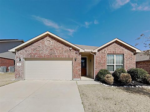 Photo of 5413 Sea Cove Lane, Denton, TX 76208 (MLS # 21229368)
