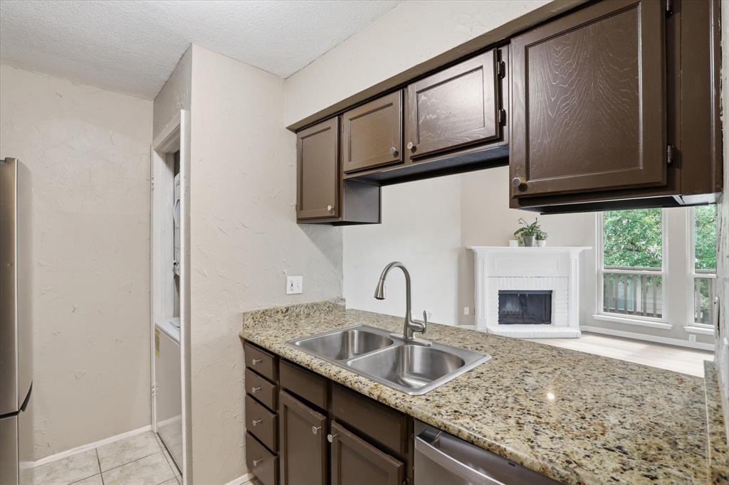 Oaks On Montfort Condos - Residential