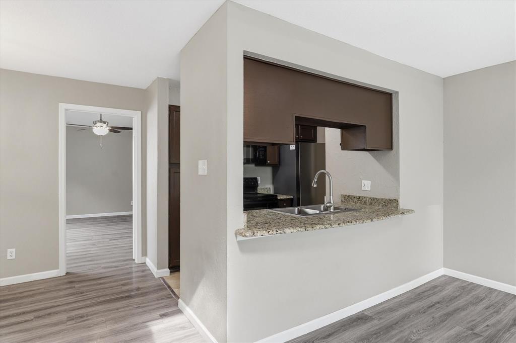 Oaks On Montfort Condos - Residential
