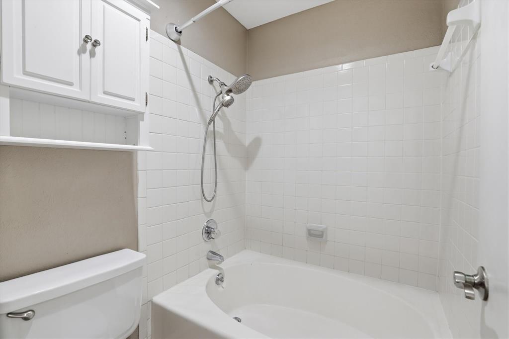 Oaks On Montfort Condos - Residential