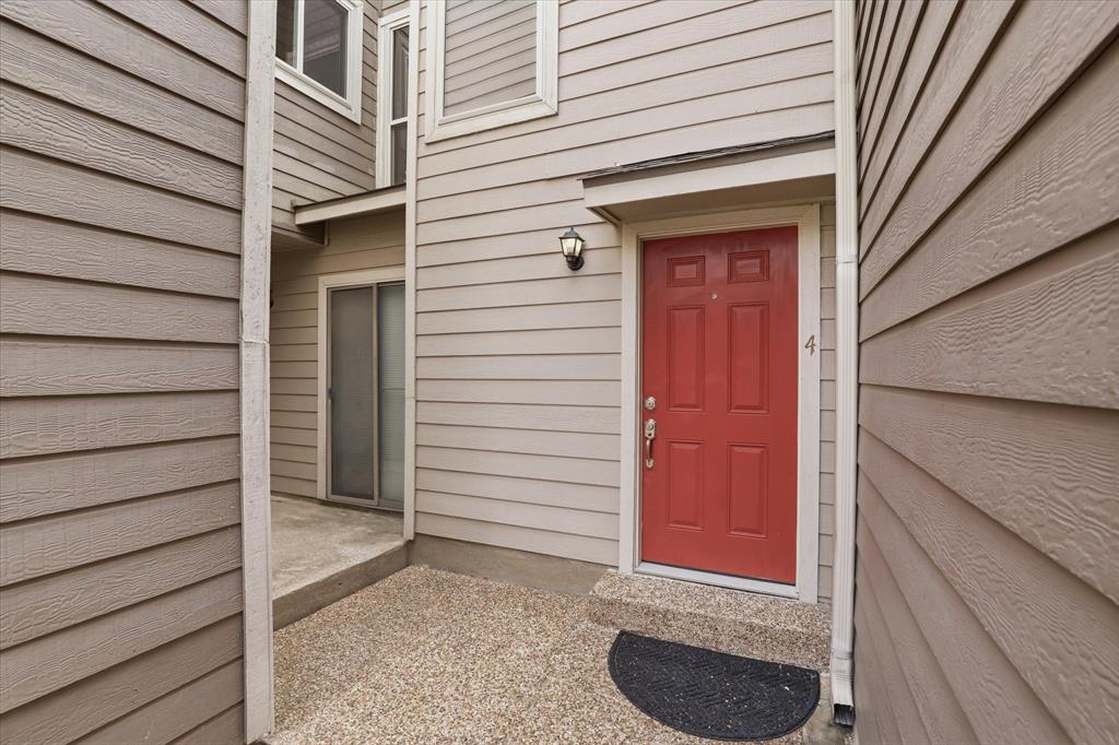Oaks On Montfort Condos - Residential