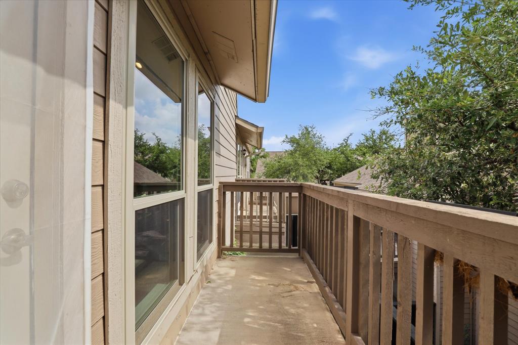 Oaks On Montfort Condos - Residential