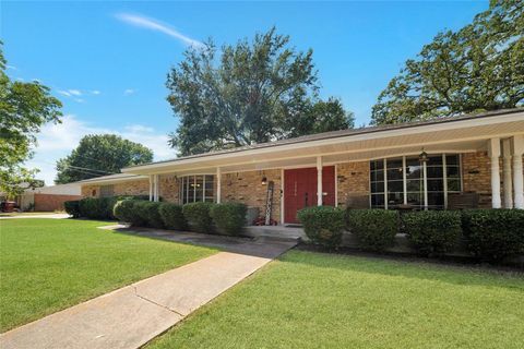 A home in Bonham