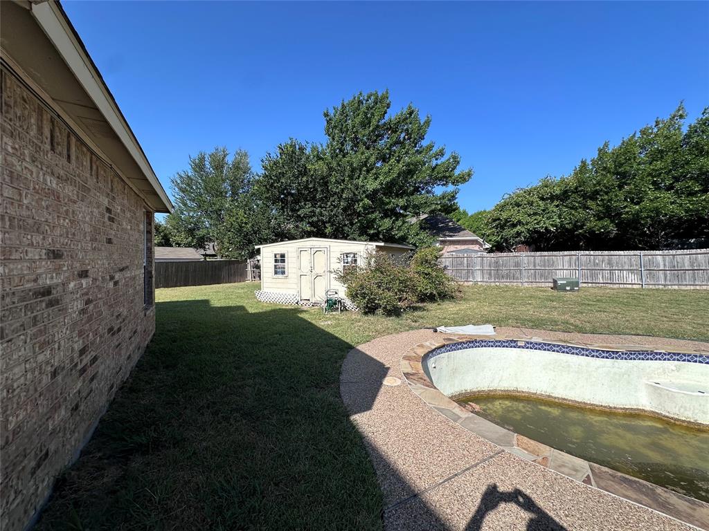 4704 Tearose Trail